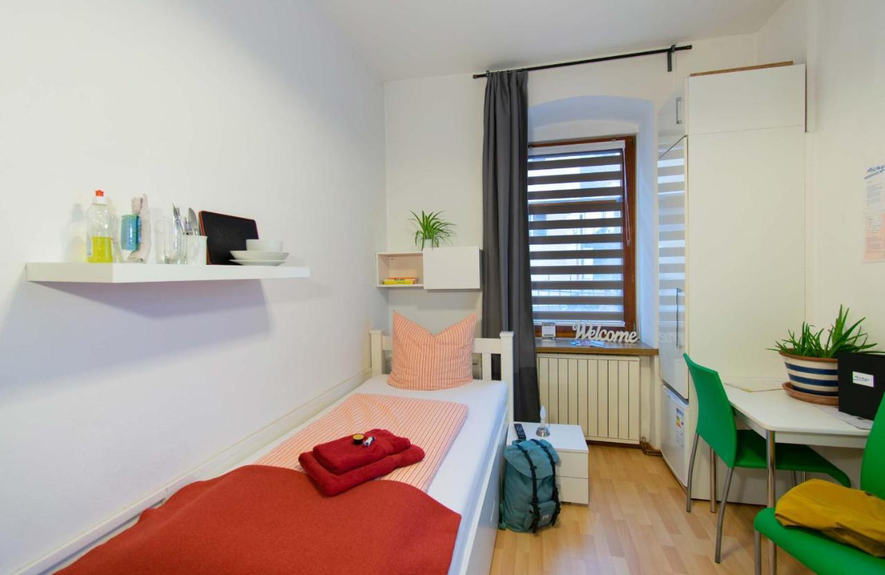 Absteige Innsbruck- Zentrale Ferienapartments Exteriör bild